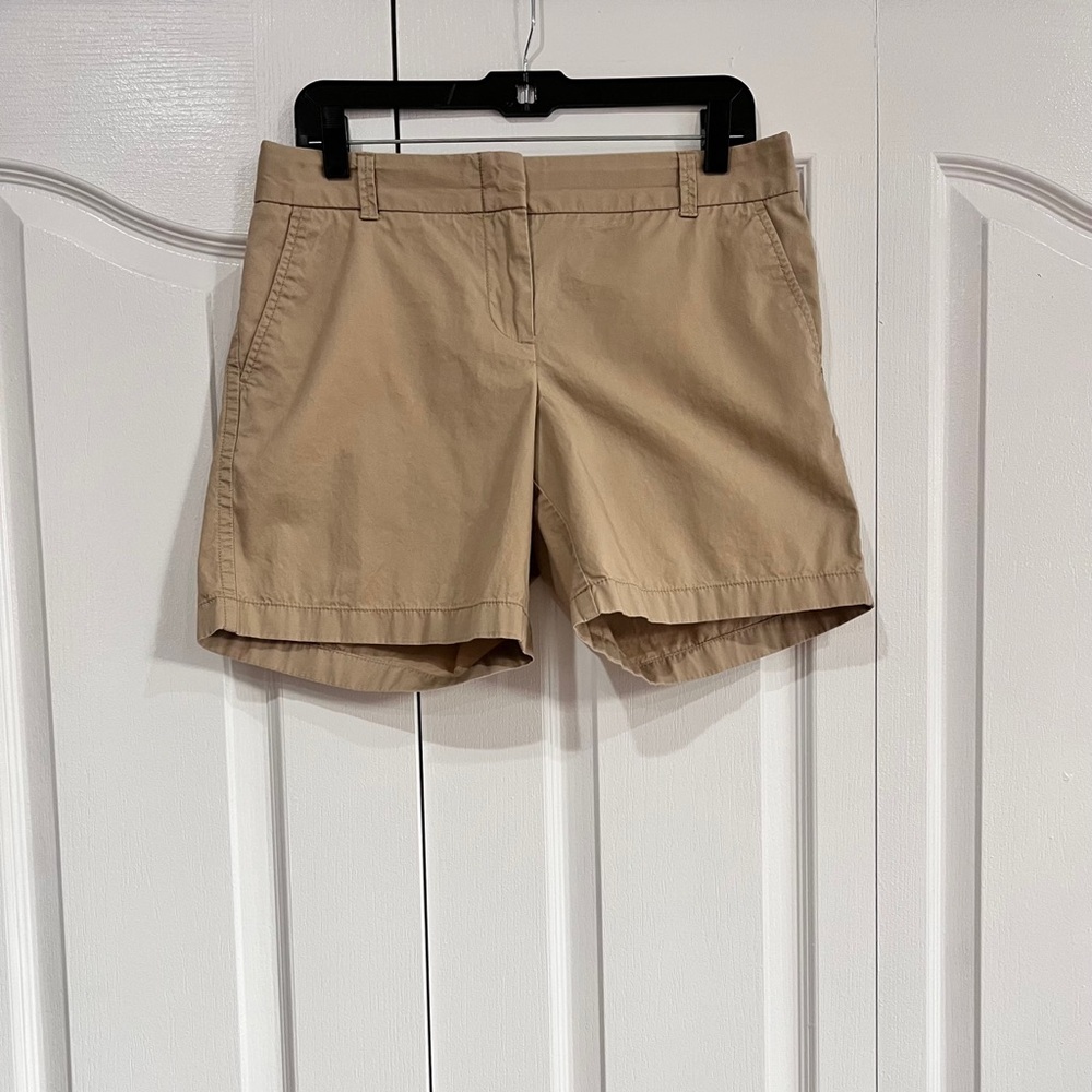 J. Crew Factory broken in chino 6.5” inseam khaki tan shorts size 6